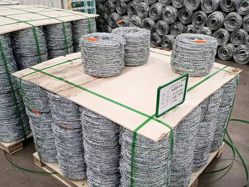 Barbed Wire Pallet Packing (1) Barbed Wire Pallet Packing (1)