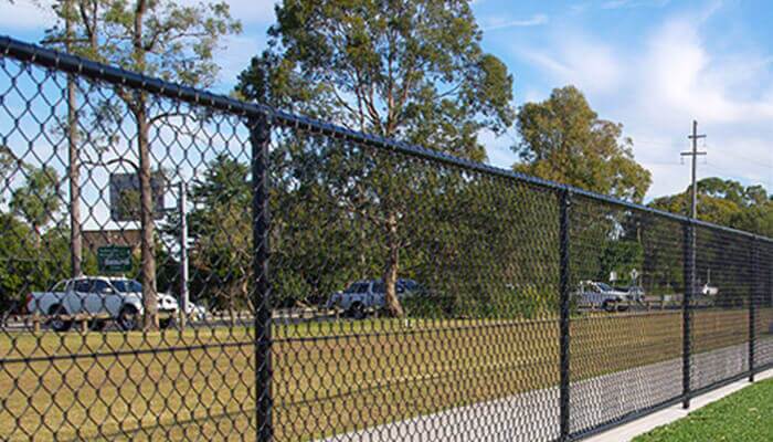 Chain Link Fence with Top Rail Chain Link Fence with Top Rail