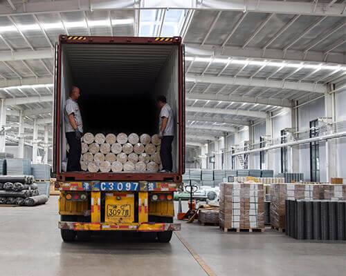 Welded Wire Mesh Roll Container Loading Welded Wire Mesh Roll Container Loading