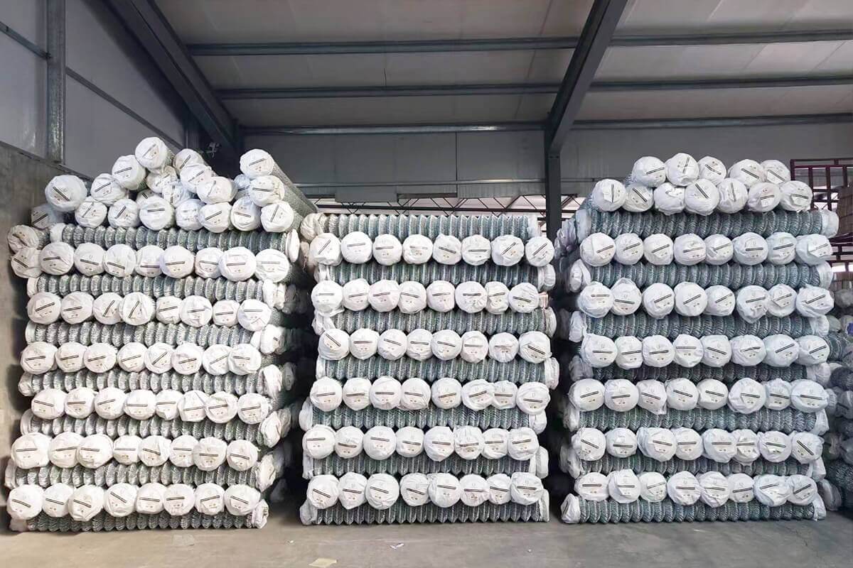 chain link fence wholesale loading warehouse chain link fence wholesale loading warehouse