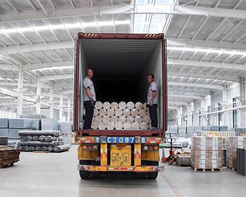 Welded Wire Mesh Roll Loaded into Container for Shipping Welded Wire Mesh Roll Loaded into Container for Shipping