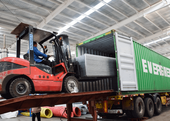 Wire Mesh Fence Container Loading